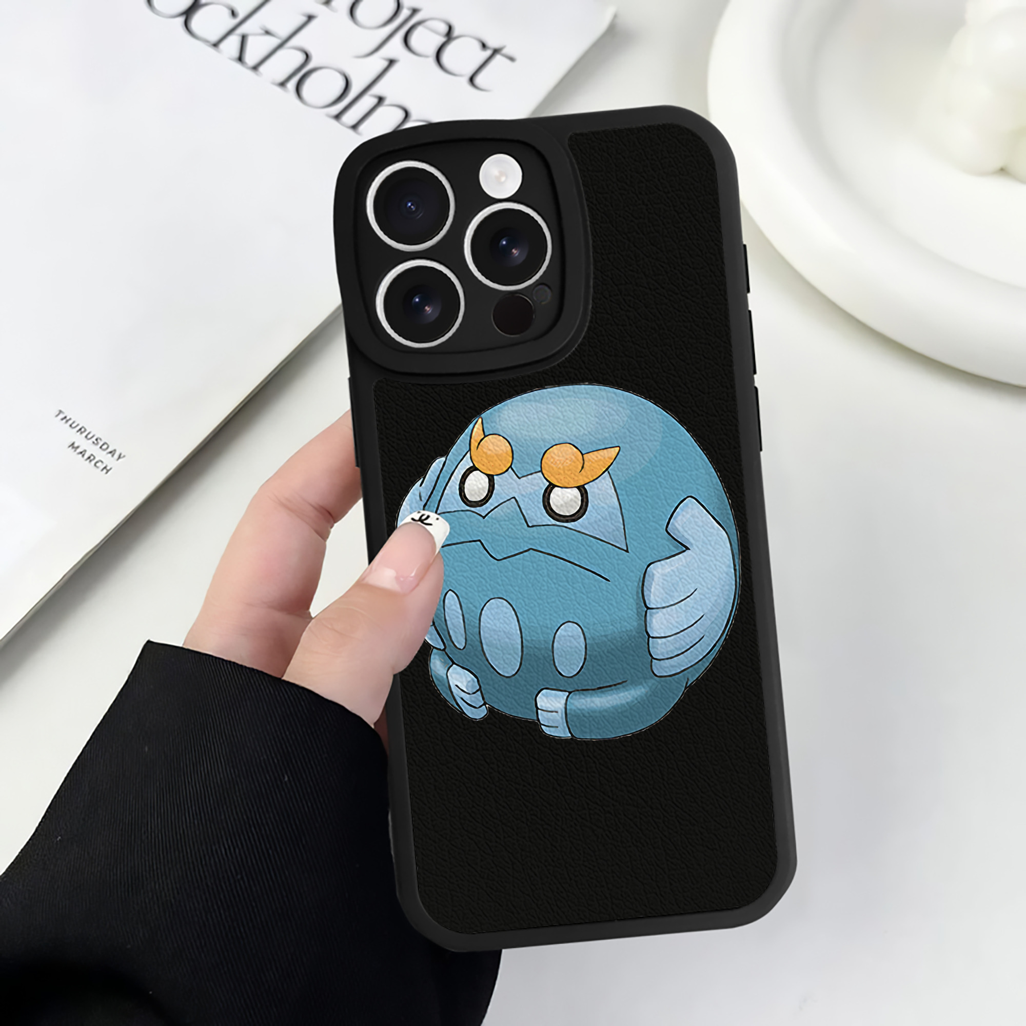 （画像用） ポケットモンスター Pokémon 【iPhone 16シリーズ対応】シリコンスマホケース（レザー調） 材質：シリコン